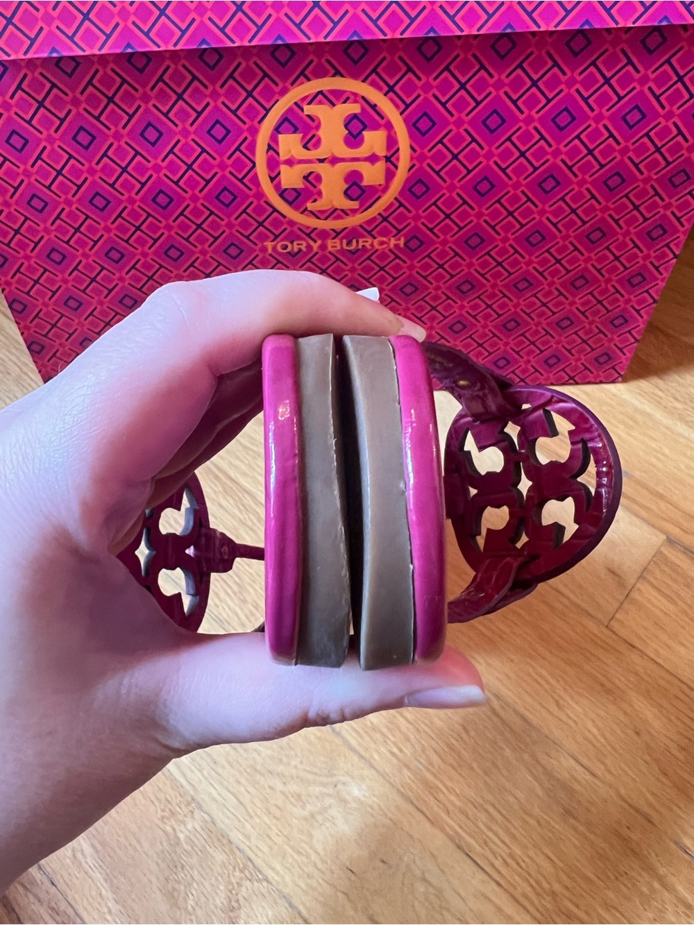 Tory Burch Party Fuchsia Croc Embossed Patent Leather Miller Sandals in - Picture 13 of 16